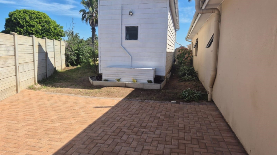 To Let 1 Bedroom Property for Rent in Heiderand Western Cape